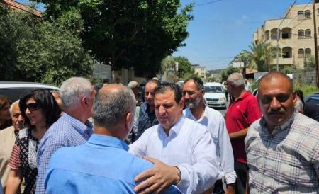 وفد من الحزب والجبهة يزور مخيم جنين